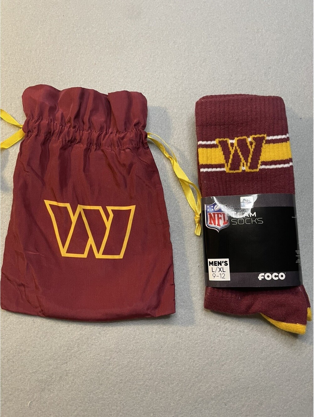 Official Logo Washington commanders Unisex Sock Mens L/XL 9-12 With Gift Bag